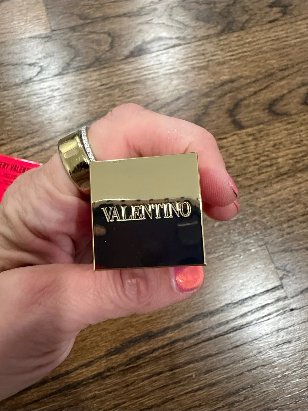 Valentino Very Valentino Foundation in Light Amara 4